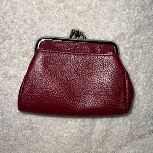 Buxton Kiss Lock Wallet